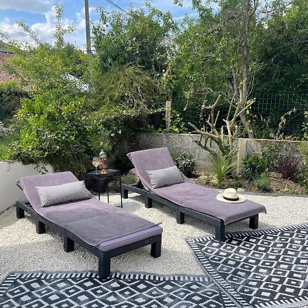 La Chapelle-Saint-Etienne Beautiful Cottage With Private Plunge Pool/Hot Tub - 40 Mins From Puy Du Fou מראה חיצוני תמונה
