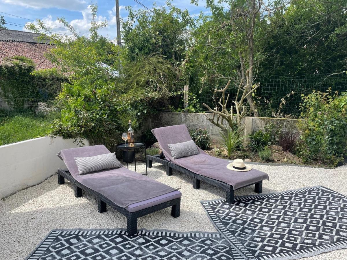 La Chapelle-Saint-Etienne Beautiful Cottage With Private Plunge Pool/Hot Tub - 40 Mins From Puy Du Fou מראה חיצוני תמונה