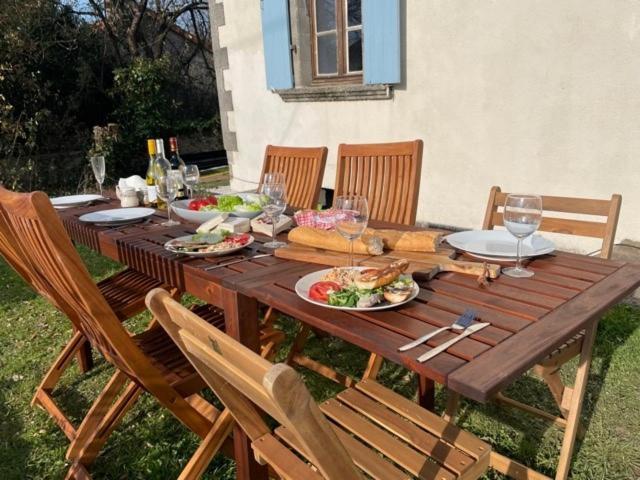 La Chapelle-Saint-Etienne Beautiful Cottage With Private Plunge Pool/Hot Tub - 40 Mins From Puy Du Fou מראה חיצוני תמונה
